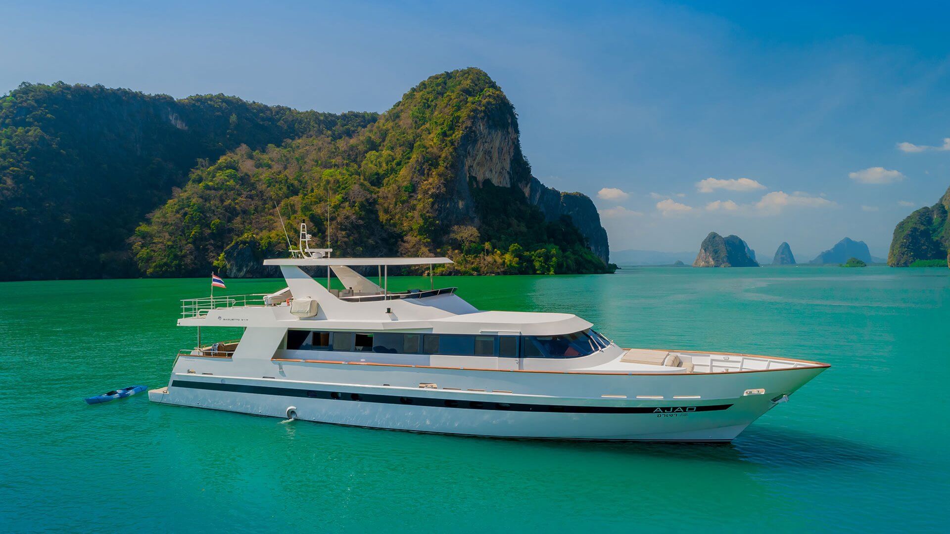 phuket yacht tour